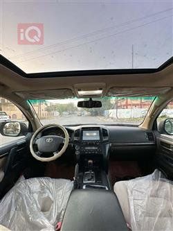 تۆیۆتا لاند کروزەر